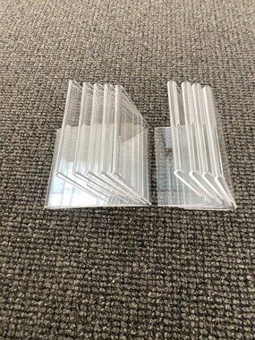 9 Azar Displays 4" W x 3" H Horizontal L-Shaped Clear Acrylic Sign Holder Small